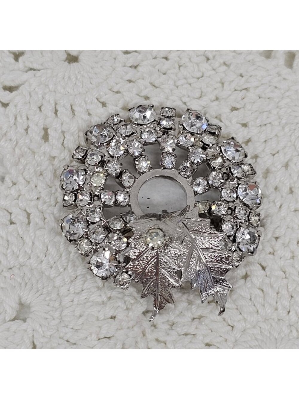 Vintage Clear Rhinestone Wreath Brooch Silver Tone Leaves Crystal Christmas Pin